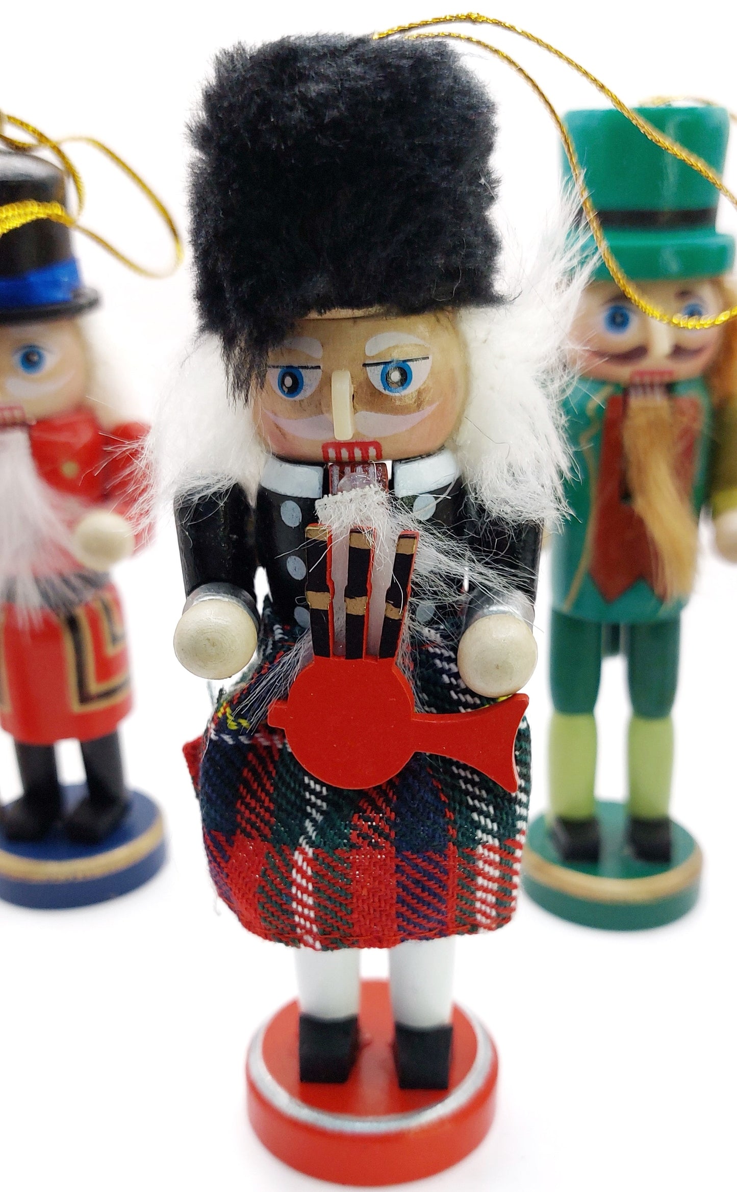 Christmas Nutcracker Set. Wizardi Classic Wooden Festive Decoration F07M14-9-N01612-3