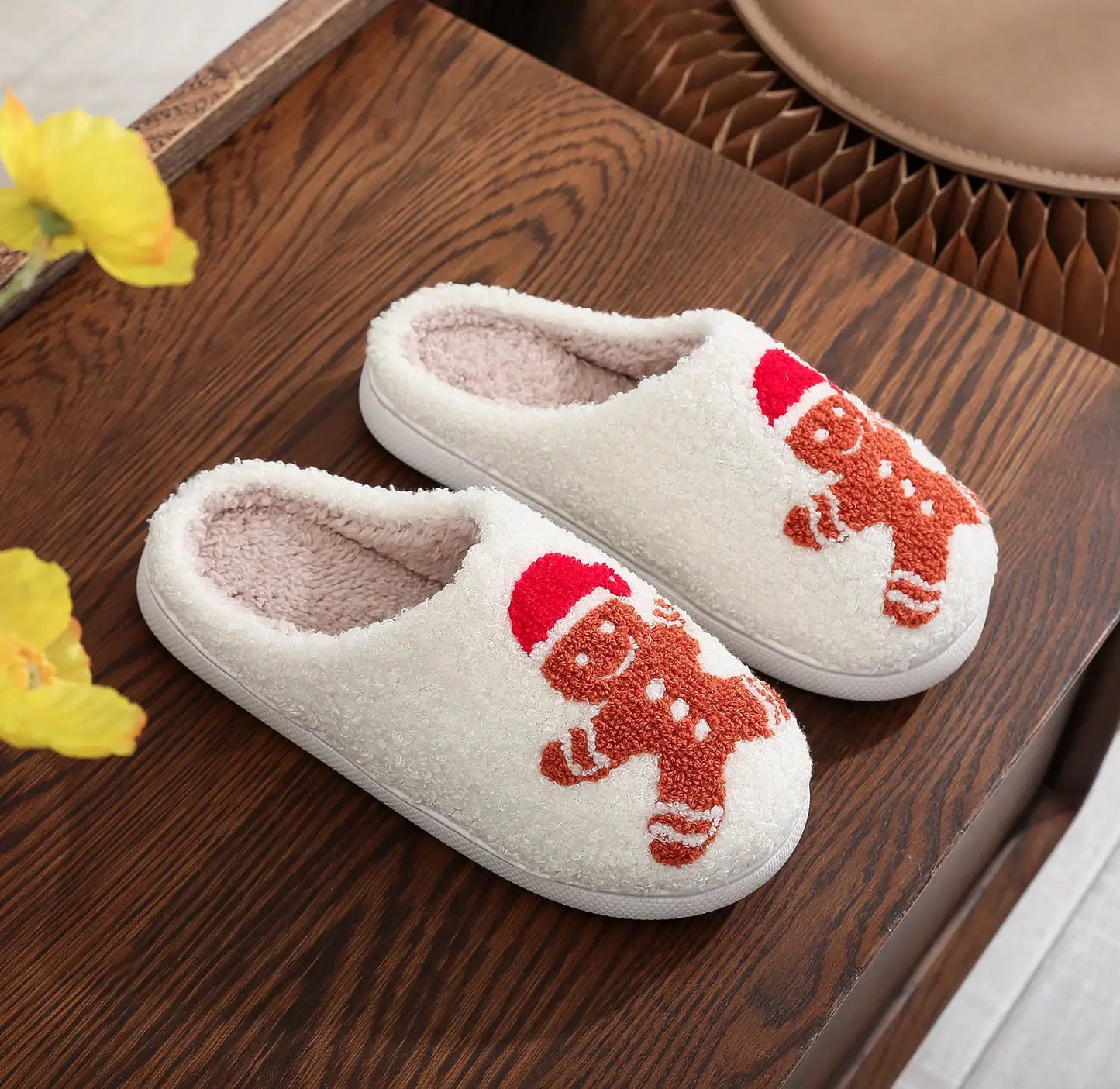 Winter Gingerbread Toe Ring Slippers